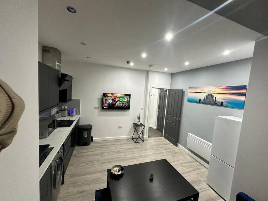 Luxurious 2 Bedroom Flat Beeston Hill Esterno foto