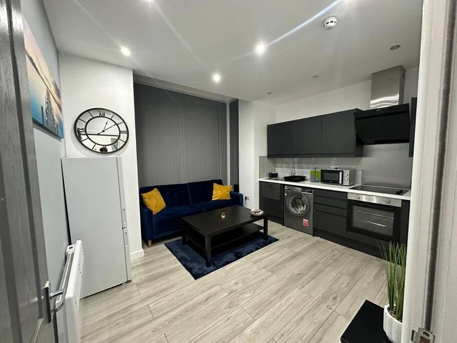 Luxurious 2 Bedroom Flat Beeston Hill Esterno foto